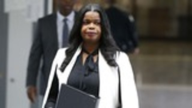 Texts Reveal Chicago Prosecutor Thought Jussie Smollett Charges Were Too Severe | THR News