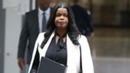 Texts Reveal Chicago Prosecutor Thought Jussie Smollett Charges Were Too Severe | THR News