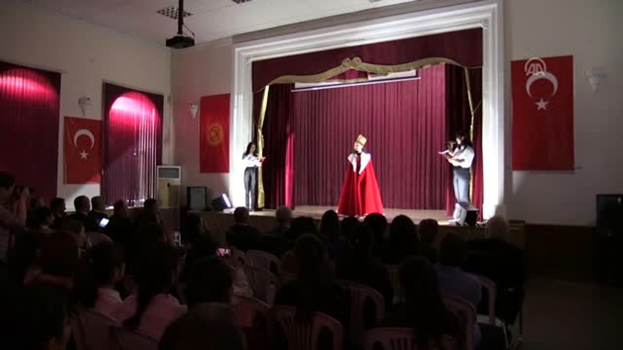 Kırgız-Türk Anadolu Kız Meslek Lisesi Öğrencileri, "Macbeth"İ Sahneledi - Bişkek