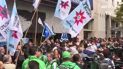 Madres de Plaza de Mayo impiden ejecutar orden judicial