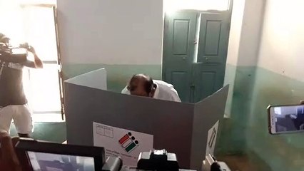 முன்னாள் நிதியமைச்சர் ப.சிதம்பரம் வாக்களித்தார்-வீடியோ