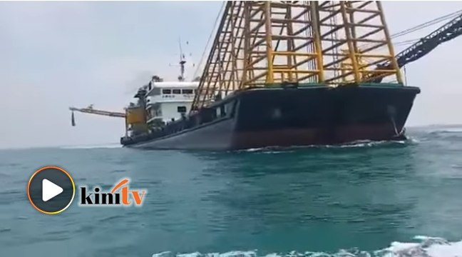 APMM tahan 2 kapal korek pasir tidak sah