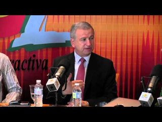 Felipe Larraine ex ministro de hacienda de Chile comenta panorama de la economia AL, 30-10-2015