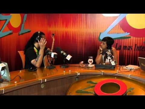 Amaury Gutiérrez inicia una entrevista intima con Zoila Luna en Solo para Mujeres