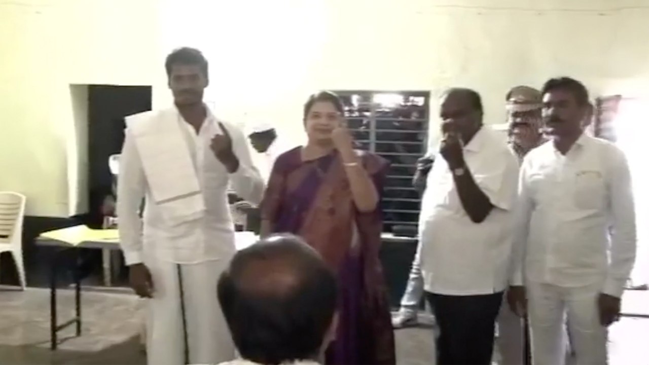 Lok Sabha Elections 2019: ನಟರಾದ ಸುದೀಪ್ ಹಾಗು ಜಗ್ಗೇಶ್ ಮತ ಚಲಾಯಿಸಿ ಹೇಳಿದ್ದು ಹೀಗೆ | FILMIBEAT KANNADA