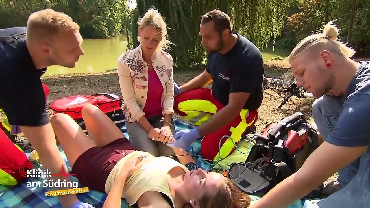 Zum kotzen: Lea muss brechen, wenn sie in die Schule geht! | Die Familienhelfer | SAT.1