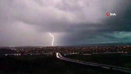 Körfezde Gün Batımında Şimşek Şöleni