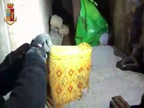 Roma droga al cimitero del Verano scovata dalla Polizia