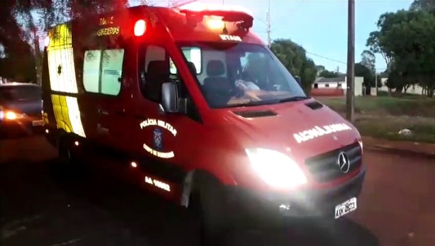 Ônibus e motocicleta batem no Bairro Santo Onofre