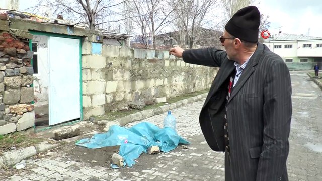 Mahalledeki tüm evlerin kapı ve pencereleri çalındı, çatıları söküldü