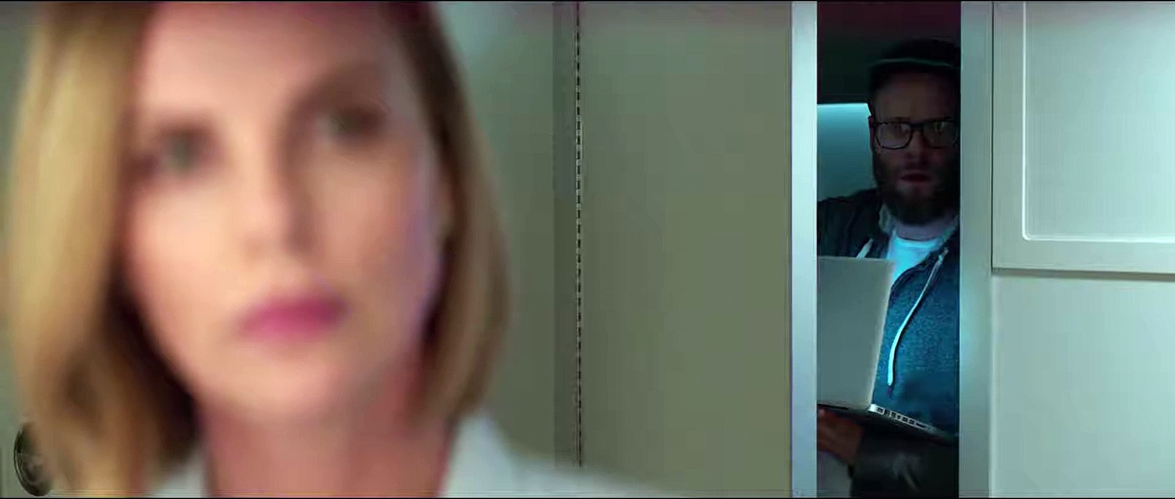 Long Shot Film Clip -MicroNapping - Seth Rogen, Charlize Theron