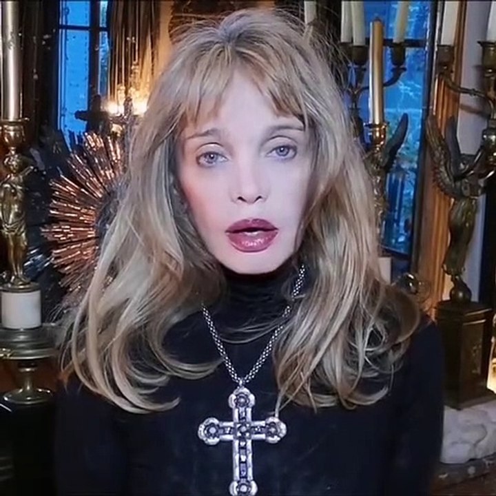 Notre-Dame: Regardez l'hommage d'Arielle Dombasle dans lequel elle interprète l'Ave Maria - VIDEO