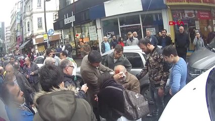 İstanbul- Kendisine Çarpan Motosikletlinin Sağlık Durumunu Sordu