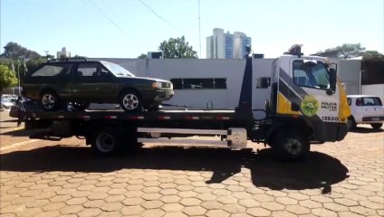 Carro furtado é recuperado pela polícia no Floresta