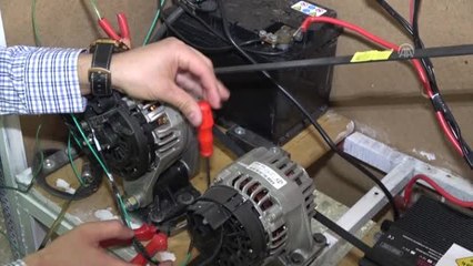 Erciş'te Öğrenciler Bisikletle Elektrik Enerjisi Üretiyor