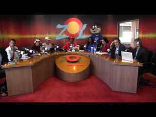 El tigrito del Licey rifando boletas para los oyentes de Elsoldelamañana