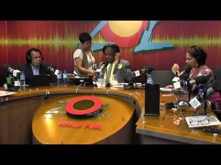 Euri Cabral le da un consejo a Agripino Nuñez Collado