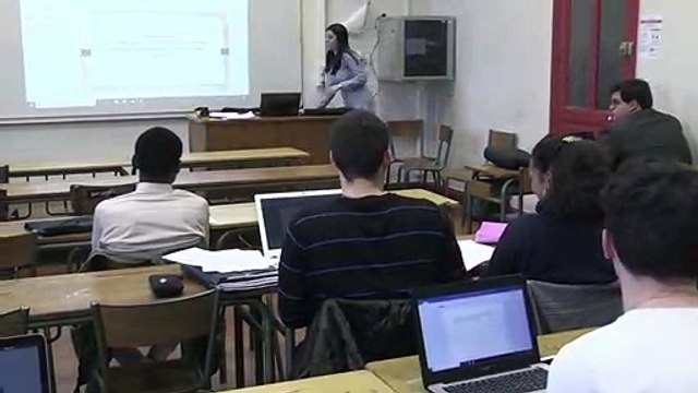 برنامج أوروبي يسمح للاجئين بالتدريس في الجامعة