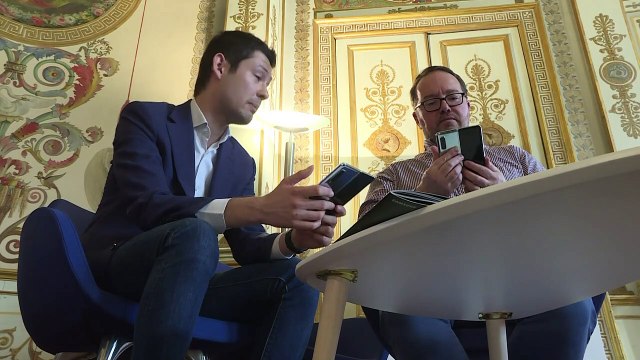 Samsung revisará su teléfono plegable tras críticas negativas