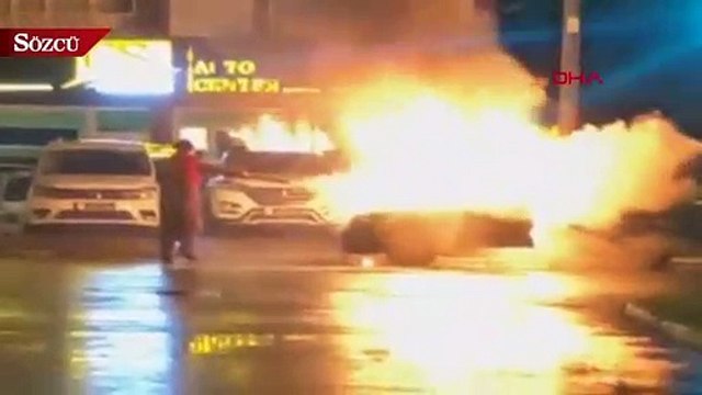 Seyir halindeki otomobil alev topuna döndü