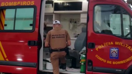 Motociclista fica ferido após colidir com utilitário