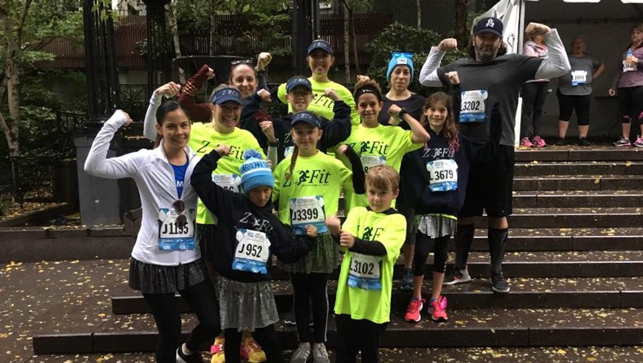 Teacher Runs NYC Marathon with the Ultimate Cheering Section – Her Students