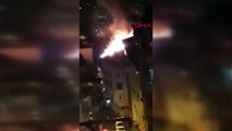 İstanbul- Üsküdar'da Otomobil Alev Alev Yandı