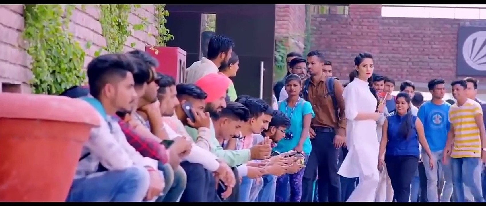 Gori Tori Chunri Ba Lal Lal Re Dj Song _ Tik Tok Famous Song 2019 _ Jaan Mare Gori Tohar Lal Gal Re ( 720 X 1280 )