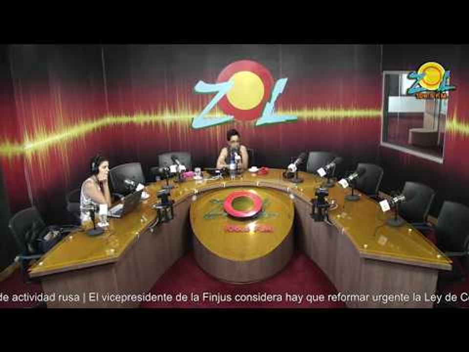 Zoila Luna y Linda Garcia aquí celebración algunas tradiciones extranjera y no nuestras tradiciones
