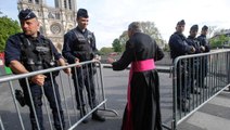 Notre-Dame Yangını: Katedralin Yöneticisinden Geçici Katedral Önerisi