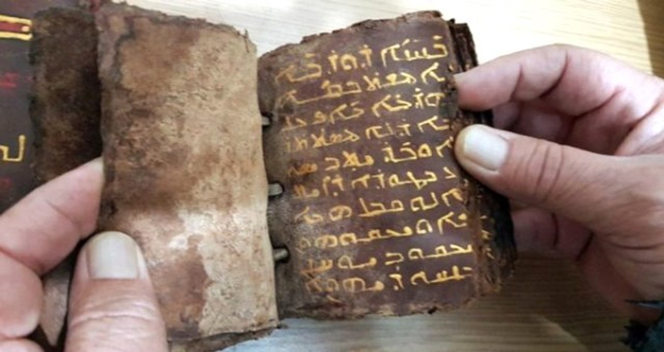 Polis, Alıcı Kılığına Girerek Paha Biçilemeyen İncil'i Satan Şüphelileri Yakaladı