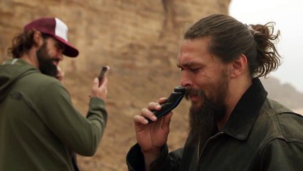 Aquaman cạo râu để bảo vệ môi trường