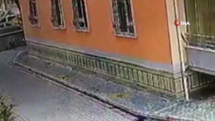 4 yaşındaki çocuğun 5. kattan düşme anı güvenlik kamerasında