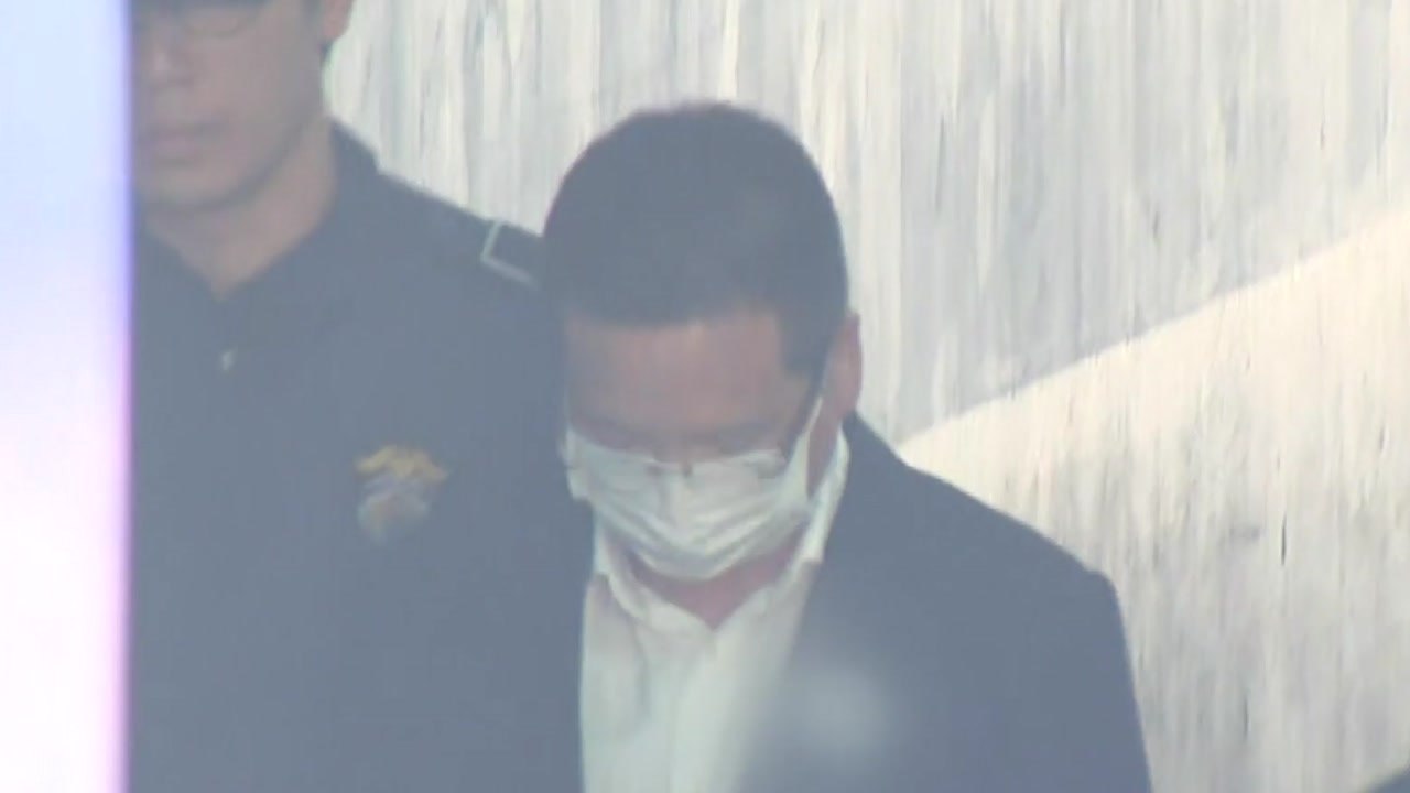 '키맨' 윤중천, 영장실질심사 종료...구속 갈림길 / YTN