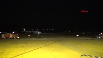 Antalya Estonya'dan Gelen İlk Uçak 'Su Takı'yla Karşılandı