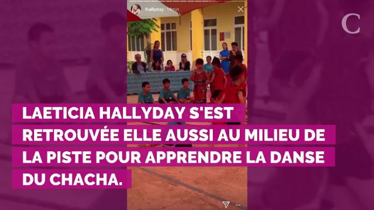 PHOTOS. Un moment convivial ! Quand Laeticia Hallyday et ses filles Jade et Joy apprennent des danses traditionnelles au Vietnam