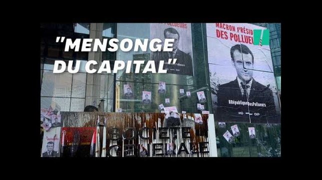 La Société Générale à la Défense assiégée par des militants écologistes