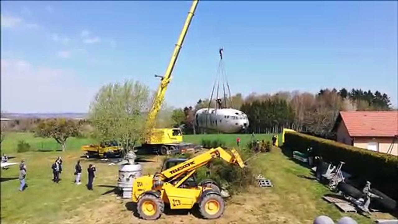Le fuselage de l'avion Noratlas 31 a été déposé à Moyenpal