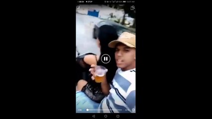 Il fait l'idiot en scooter et va le regretter