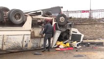 Freni Boşalan Tanker Önce Otomobile Ardından Minibüse Çarptı