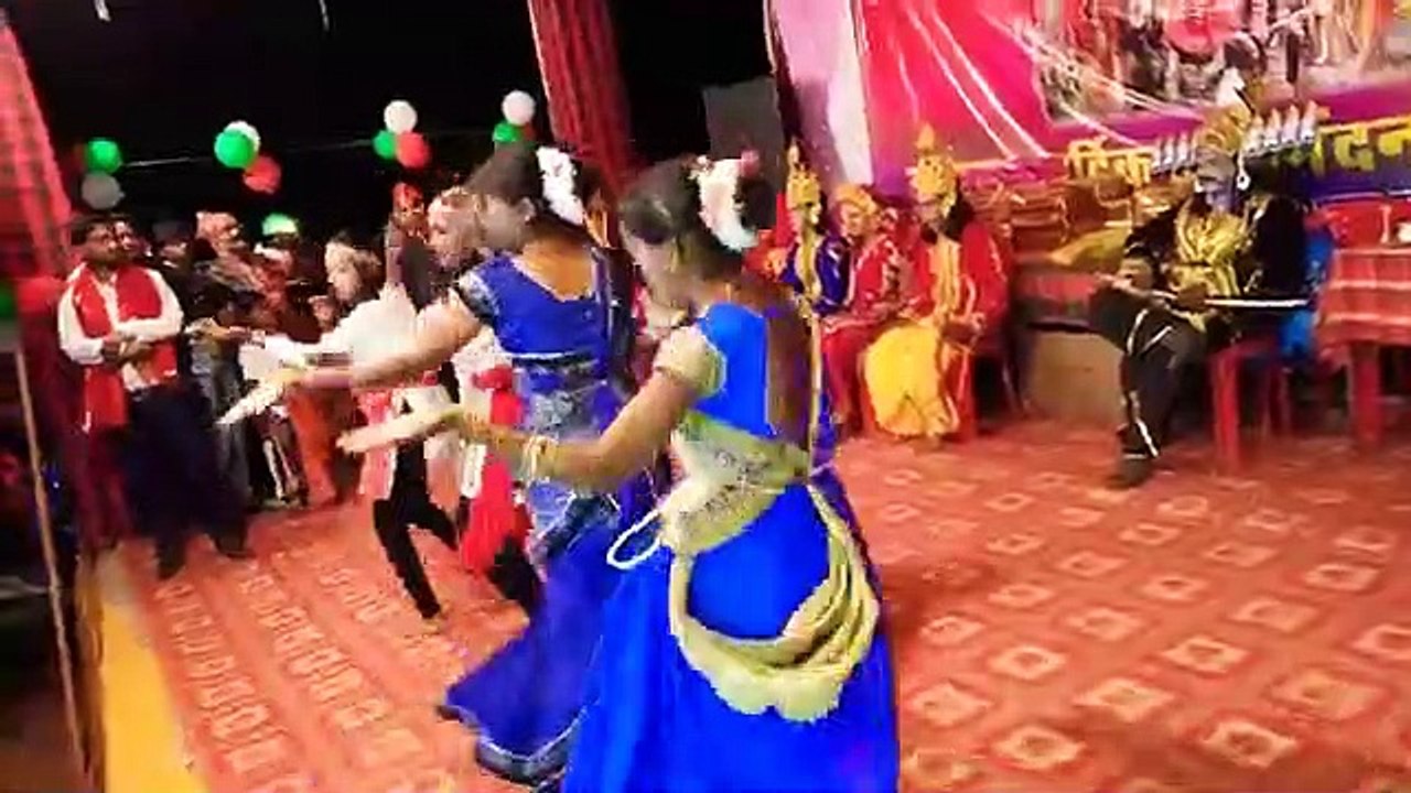 डूब गयो पानी में देखो पार्वती का छोरा प्रतापपुर में दशहरा पर्व पर स्टेडियम पर धूम मचाते हुए नगर के