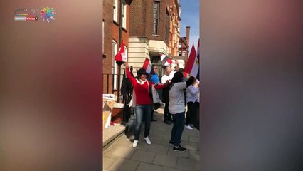احتفالات المصريين بلندن خلال الاستفتاء على الدستور