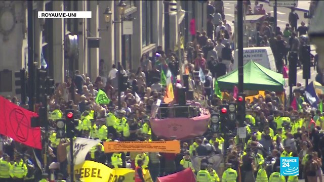 Heurts à Londonderry en Irlande du Nord, une jeune femme tuée par balle