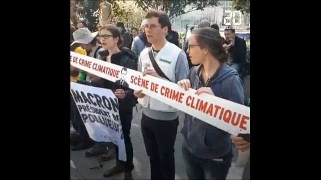 Climat: La tour EDF de la Défense bloquée pour dénoncer la «République des pollueurs»