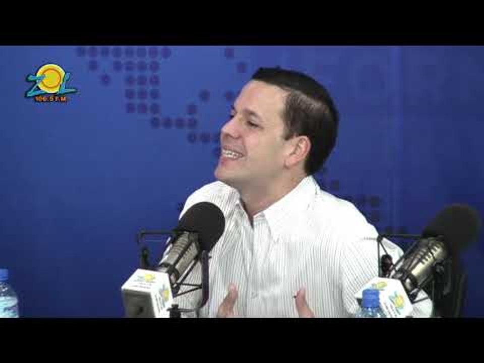 Hugo Beras recibe preguntas de los  oyentes en #ElSoldelosSabados