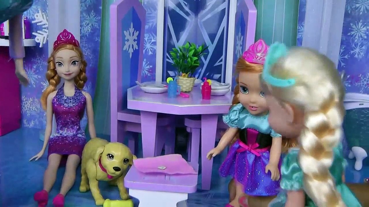 FÉE des dents ! ANNA tout-petit ne PEUT PAS trouver sa dent ! Sera-t-elle à trouver et à placer sous l'oreiller?