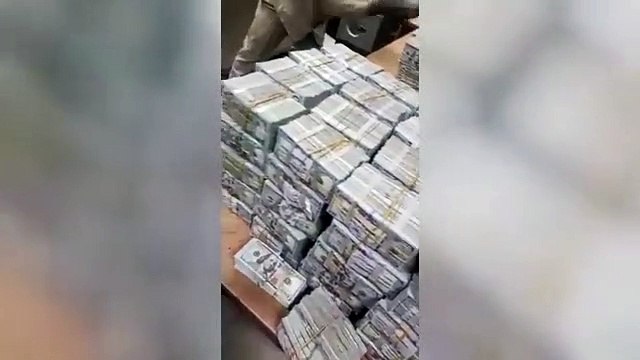 Sudan lideri Beşir'in evinde 130 milyon dolardan fazla nakit bulundu