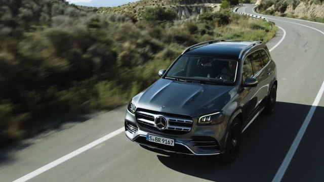 The new Mercedes-Benz GLS AMG Line Driving Video