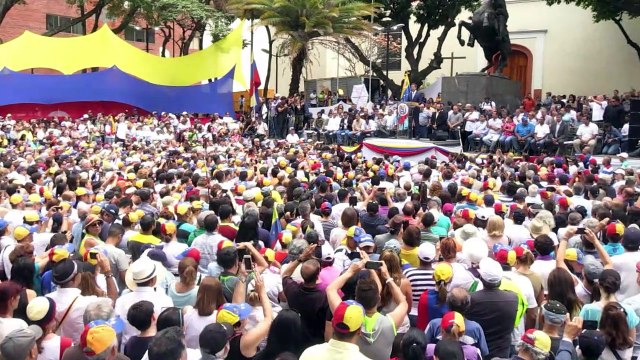 Guaidó llama a marcha más grande en la historia contra Maduro