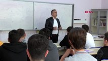 İzmir Öğretmenlerinin Ünlü Bestesini Hep Bir Ağızdan Seslendirdiler